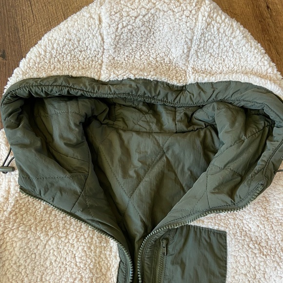 The Duchess reversible sherpa jacket - Picture 3 of 5